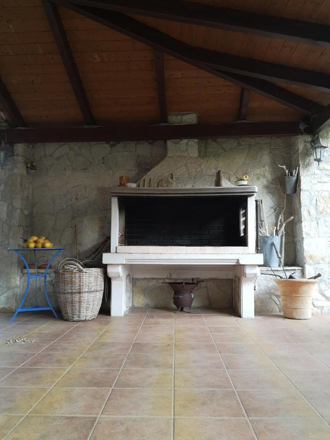 Villa Lena Entire Cottage Kalamaki  외부 사진