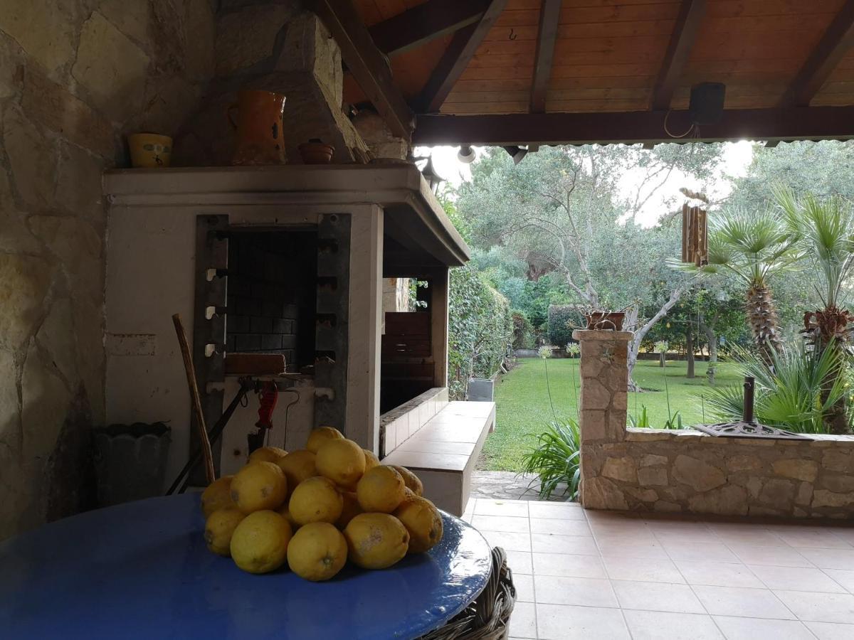 Villa Lena Entire Cottage Kalamaki  외부 사진