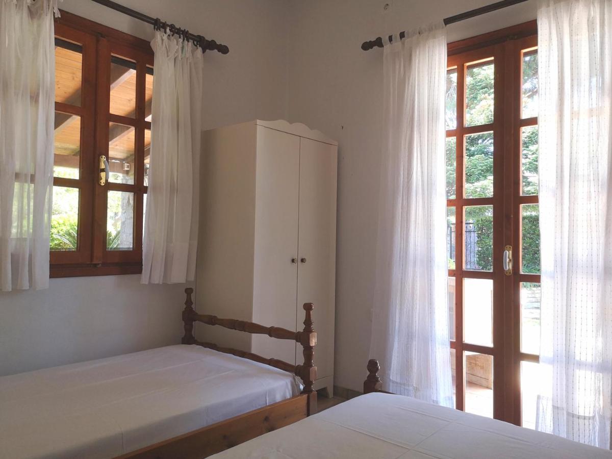 Villa Lena Entire Cottage Kalamaki  외부 사진