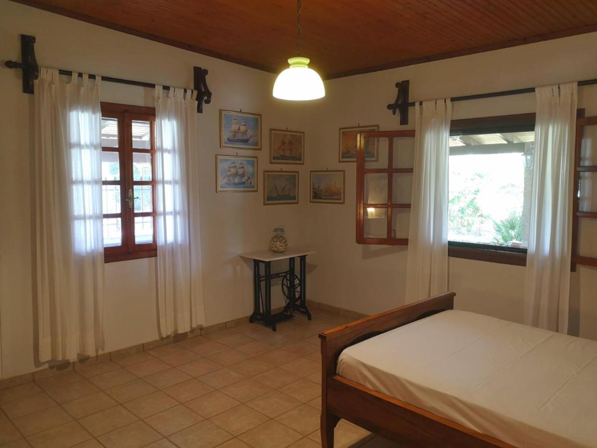 Villa Lena Entire Cottage Kalamaki  외부 사진